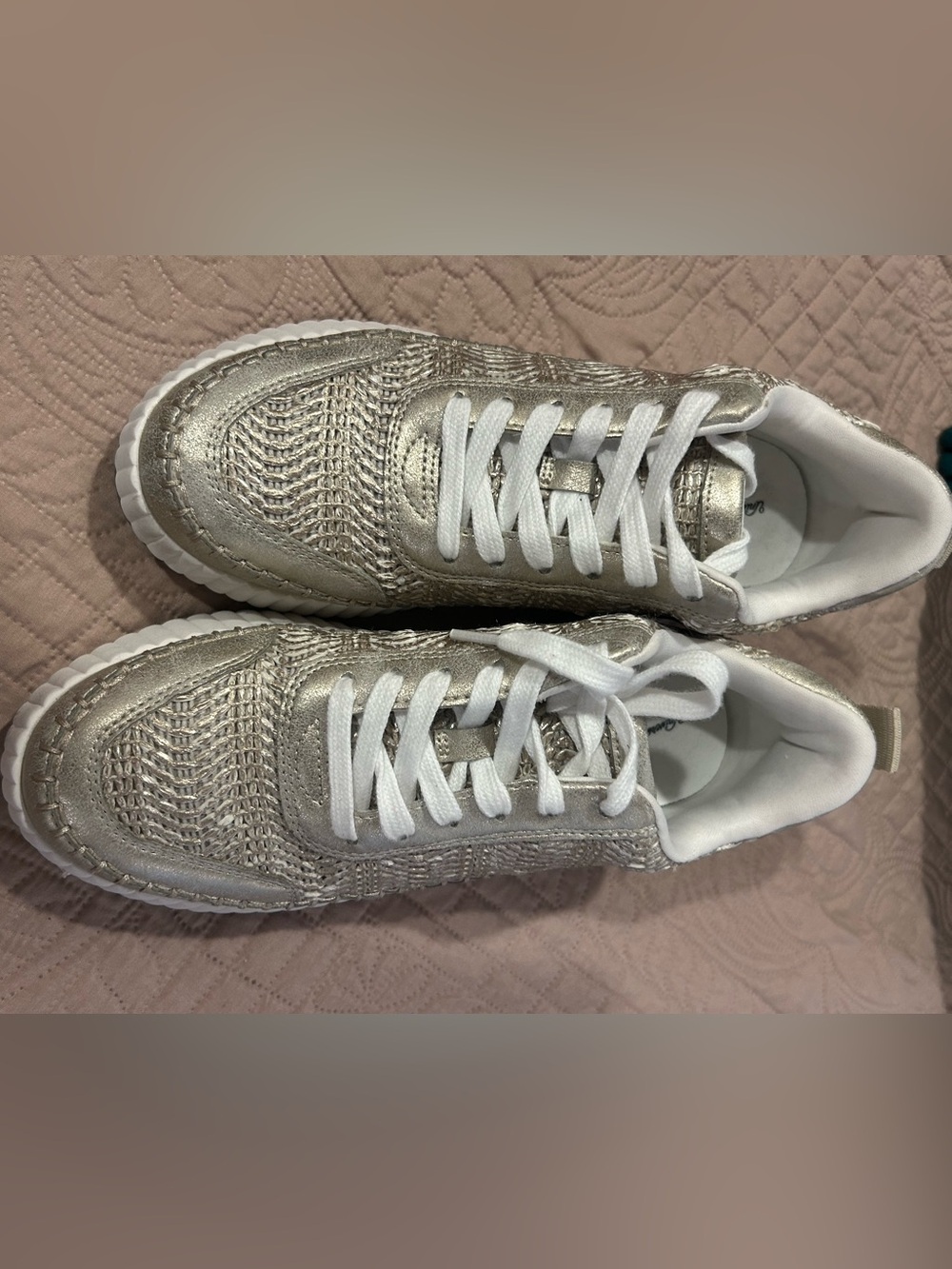 Universal Thread Metallic Gold Women's Knit Lace-Up Sneakers